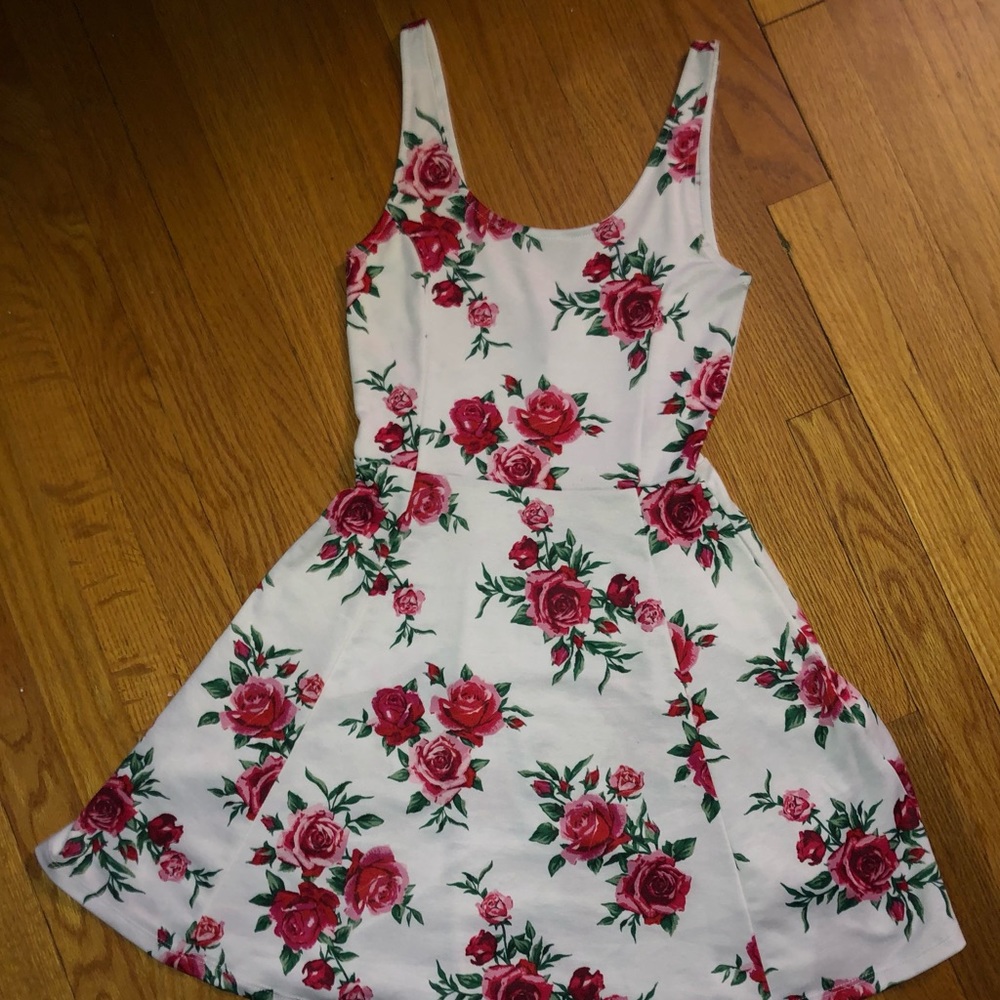H&M Red Rose Jersey Dress